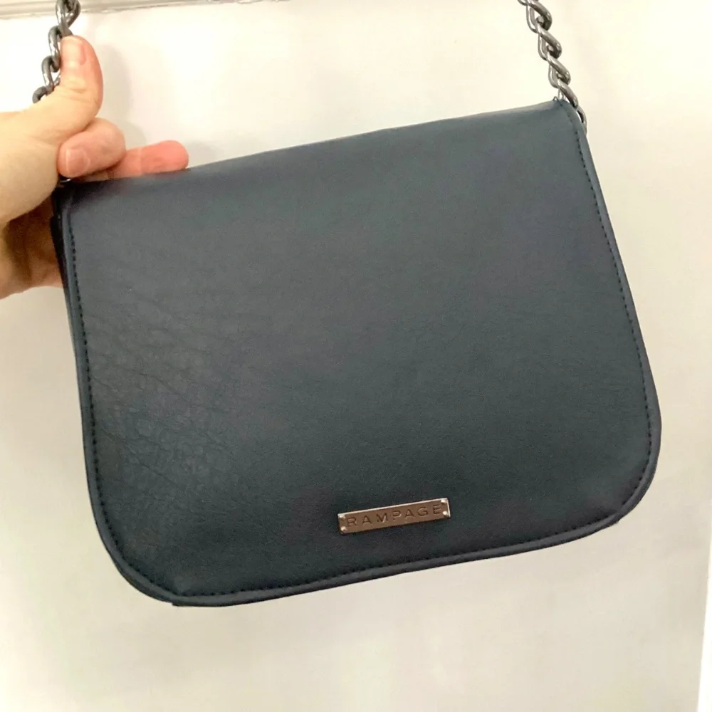 Rampage Faux Leather Gray Chain Strap Crossbody Purse gunmetal chain accents New - Picture 7 of 9